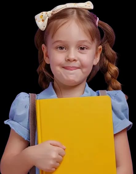 أطفال سعداء يلعبون ويتعلمون